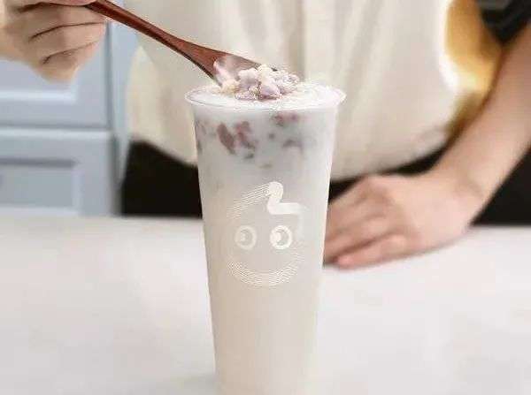 茶饮品牌新玩法，一款“带馅小料”征服无数人！